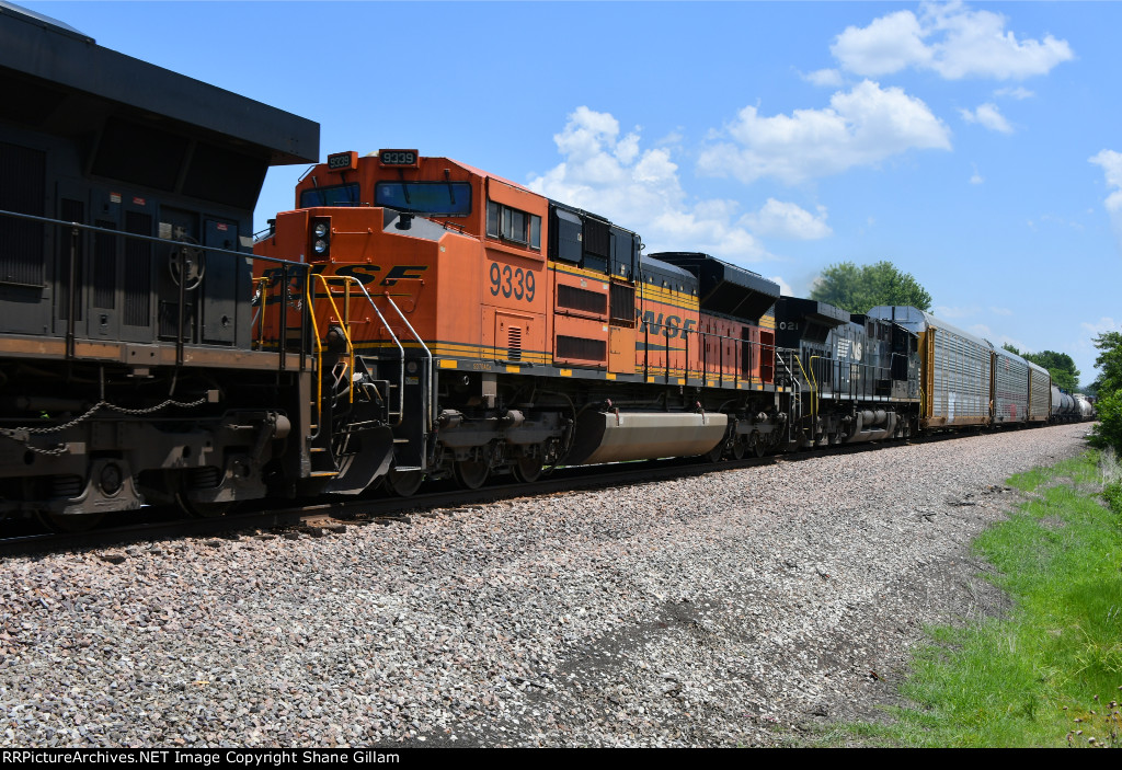 BNSF 9339 roster shot 